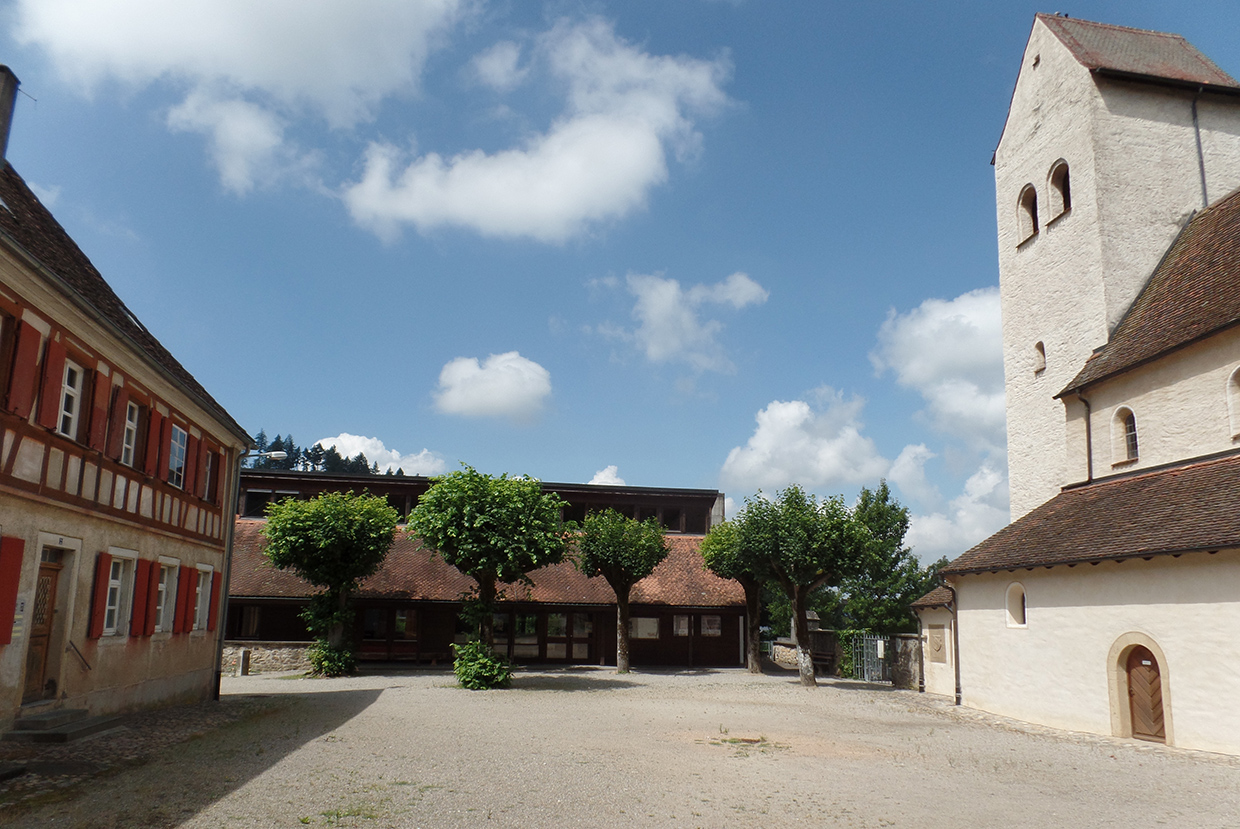 der Klosterplatz von St. Cyriak